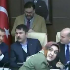 Bakanlar canlı yayın öncesi artçı sarsıntıya yakalandı