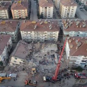 Elazığ depreminde ihmalin fotoğrafı