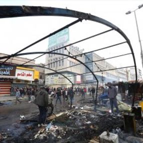 Irak güvenlik güçleri, göstericilerin çadırlarını yaktı