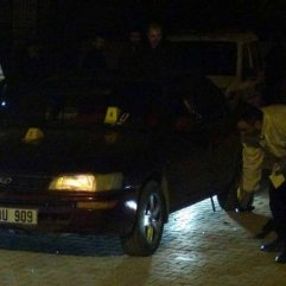 Dur ihtarına uymayan şahıs, polise çarptı