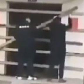 Çin'de koronavirüs nedeniyle evlerin mühürlendiği iddiası