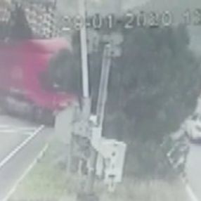 Aydın'da tırla otomobil çarpıştı: 1 ölü 4 yaralı