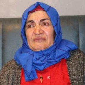 35 yıldır çocuklarına kavuşmayı bekliyor