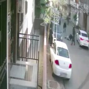 Otomobille kadını kaçırmaya çalıştılar