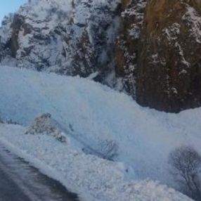 Tunceli'de çığın düştüğü anlar