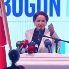 Akşener kürsüye bayrakla çıkıp şiir okudu