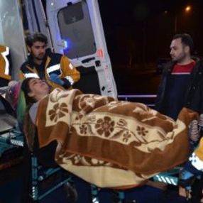 Kız arkadaşı için tartışan genç, annesini bıçakladı