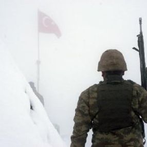 MSB'den bayrak paylaşımı