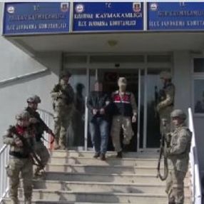 PKK'lı teröristlere ilaç gönderen muhtar yakalandı