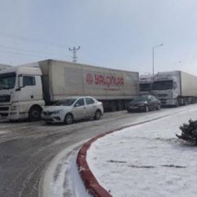 Konya'da 17 araçlı zincirleme kaza: 15 yaralı