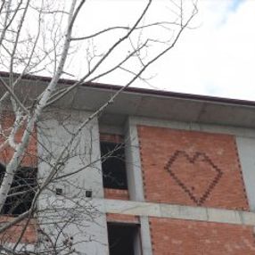 İnşaat ustasından sevgililer günü hediyesi