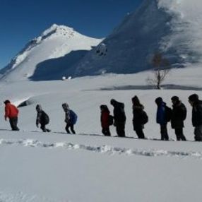 Hakkari'de öğrenciler kar nedeniyle mahsur kaldı