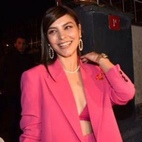 Hazal Filiz Küçükköse’ye sevgilisi altın taktı