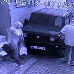 Profesörün Adanalı eşi hırsızı etkisiz hale getirdi