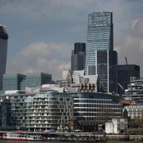 İngiltere'de Brexit sonrası şirketler kaçıyor
