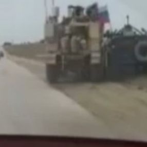 ABD zırhlı aracı, Ruslara ait zırhlı aracın önünü kesti