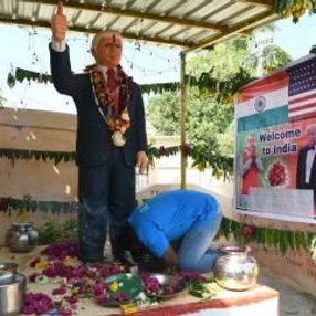 Hint bir adam 4 yıldır Trump'a tapıyor