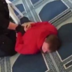 İngiltere'de cami görevlisine bıçaklı saldırı