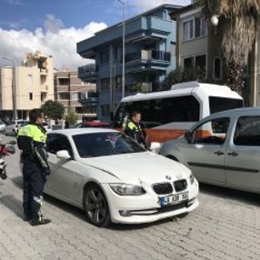 Muğla'da 14 yaşındaki çocuk polis aracına çarptı