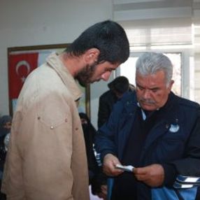 Adıyaman'da dilencinin üzerinden veresiye defteri çıktı