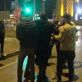 Aksaray'da kaza sonrası taraflar birbirine girdi