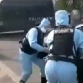 Çin polisinden koronavirüsle mücadele tatbikatı