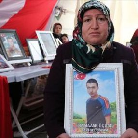 Diyarbakır anneleri, çocukları gelene kadar bekleyecek
