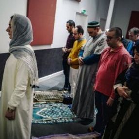 Fransa'da kadın imam, cuma namazı kıldırdı