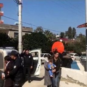 Hırsız anne, kucağında bebeğiyle emniyete gedi