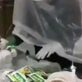 Çinli market çalışanlarının bulduğu virüsten korunma yolu