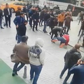 Fatih'te, İranlı gaspçılar vatandaş tarafından yakalandı