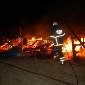 Tekirdağ'da çöpleri yakmak için yakılan ateş eve sıçradı