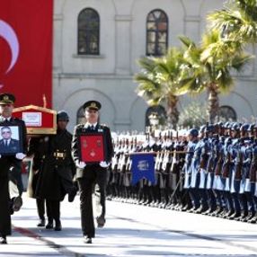 Hikmet Köksal askeri törenle son yolculuğuna uğurlandı