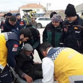 Kaybolan yaşlı adam bulununca ekiplerden çay istedi