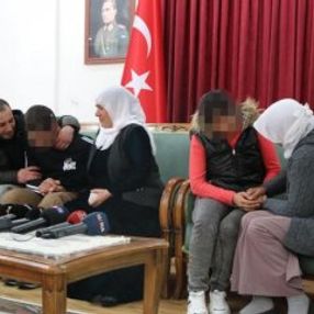 HDP önündeki iki aile daha evladına kavuştu
