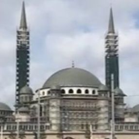 İstanbul'da şehitlerimiz için sela okundu