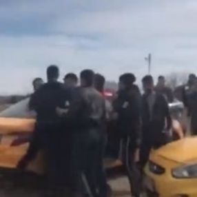 Taksicilerle Edirne'ye giden göçmenler arasında kavga