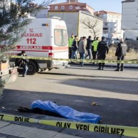 Ayrı yaşadığı kocası tarafından vurulan kadın öldü
