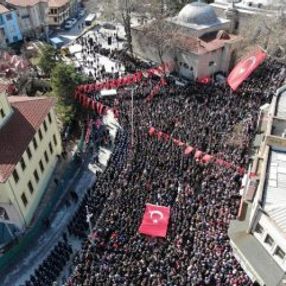 Şehit uzman çavuşu, Kütahya'da 20 bin kişi uğurladı
