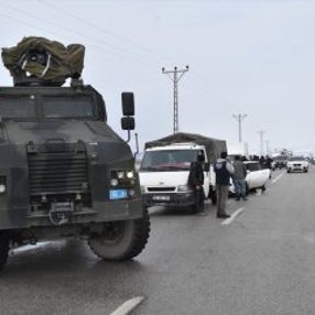 Ağrı'da gümrük müdürlüğü aracına roketli saldırı