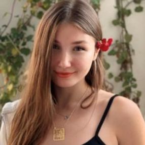 Genç oyuncu İlayda Akdoğan, İran'da mahsur kaldı