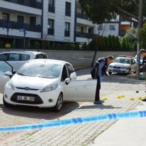 Aydın'da polis memuru, kız arkadaşı ve annesini vurdu