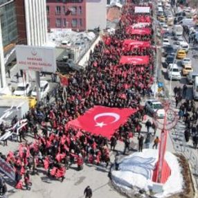 Hakkarililer, İdlib şehitleri için yürüdü