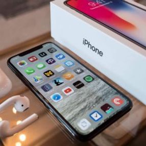 Apple, koronavirüs nedeniyle iPhone üretimini yavaşlatıyor