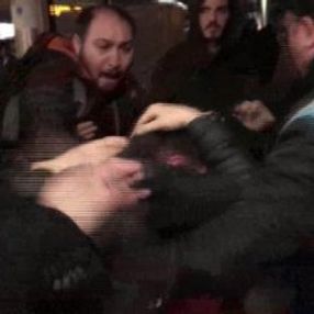 Metrobüste taciz iddiasına dayak