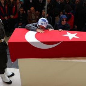 Şehit annesinin yürek yakan feryadı