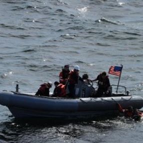 Silivri’de yanan yattaki 3 kişiyi ABD gemisi kurtardı