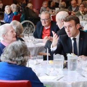 Macron: Yaşlıları ziyaretten kaçının