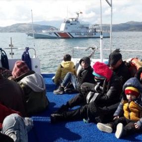 Yunan polisi, göçmenleri Bayrak Adası'nda ölüme terk etti