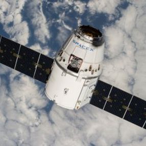 SpaceX, Dragon kargo mekiğini uzaya gönderdi